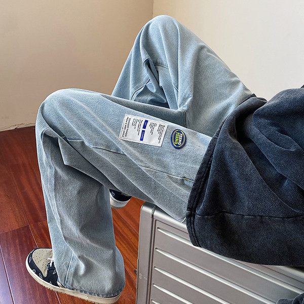 Ανδρικό τζιν με λογότυπο και τσέπη