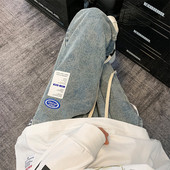 Ανδρικό τζιν με λογότυπο και κορδόνια