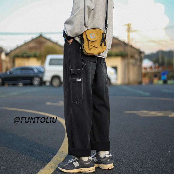 Taskuga erinevat värvi meeste teksad