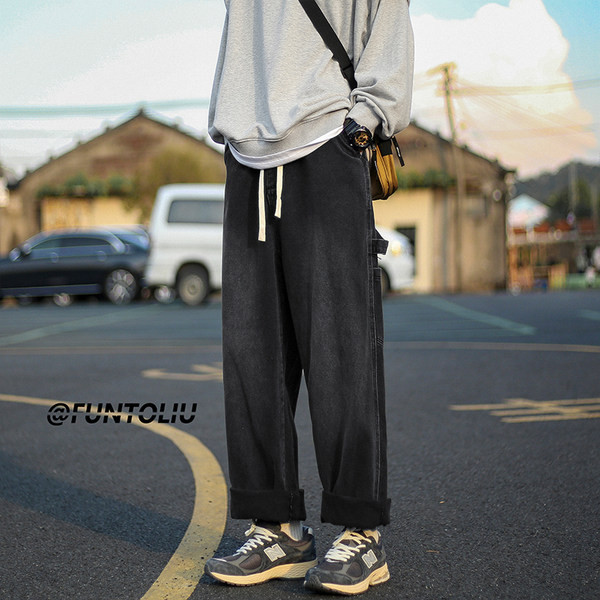 Taskuga erinevat värvi meeste teksad