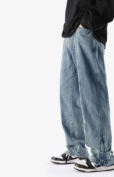 Férfi farmer cipzárral és gombbal a szárán