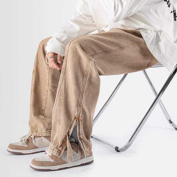 Férfi farmer cipzárral és gombbal a szárán