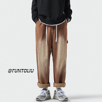 Ανδρικό τζιν φαρδύ με τσέπη και γραβάτα