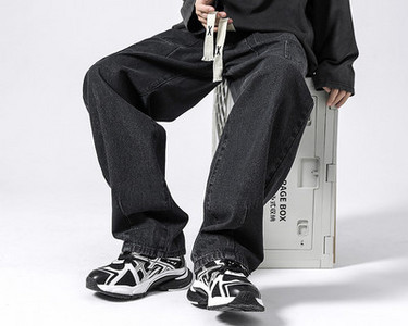 Plataus modelio vyriški džinsai su raišteliais naujas modelis