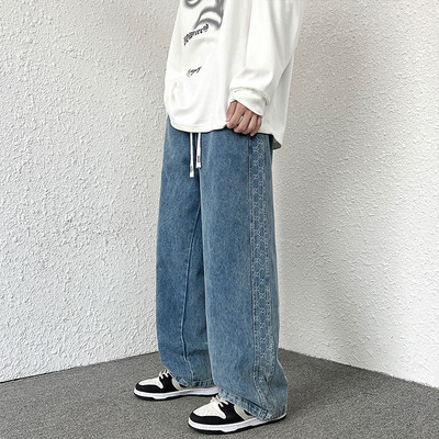 Ανδρικό τζιν με σωλήνες και κορδόνια