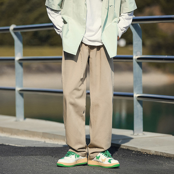 Vyriškų džinsų švarus modelis su raišteliais