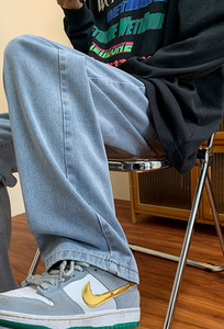 Férfi farmer tiszta modell