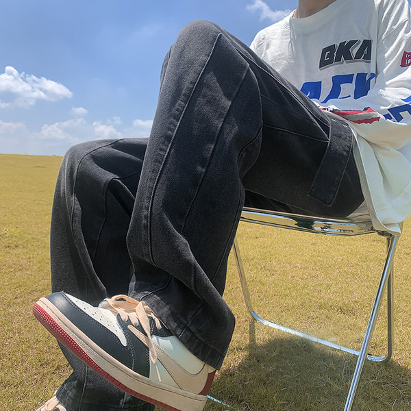 Dviejų spalvų vyriški džinsai su diržu