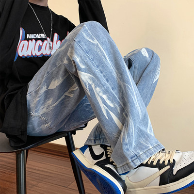 Paprasti vyriški džinsai su kišeniniu tiesiu raštu