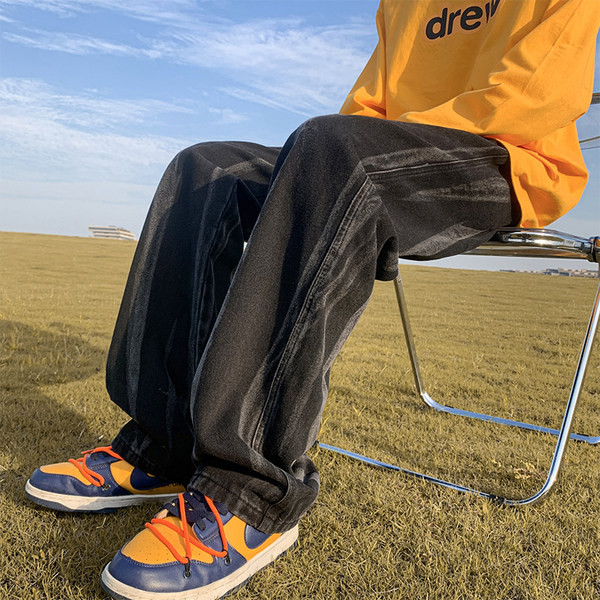 Paprasti vyriški džinsai su kišeniniu tiesiu raštu