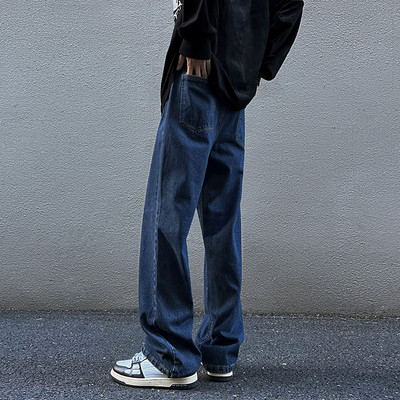 Vyriški rudeniniai tiesaus modelio džinsai su raišteliais ir kišene