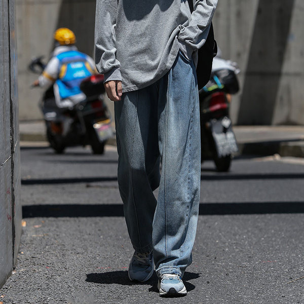 Vyriškų džinsų švarus modelis su kišene