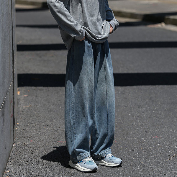 Vyriškų džinsų švarus modelis su kišene