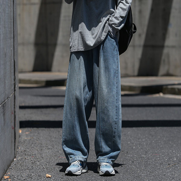 Vyriškų džinsų švarus modelis su kišene