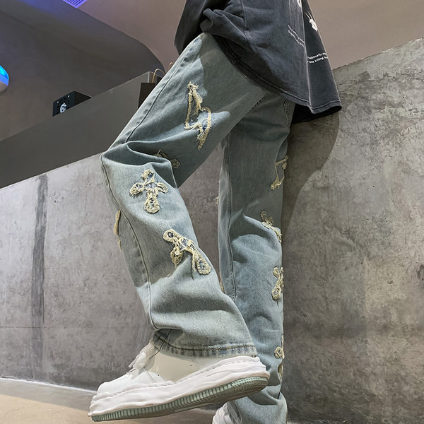 Vyriški laisvalaikio džinsai su mėlynos spalvos siuvinėjimais