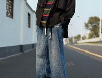 Ανδρικό τζιν με κορδόνια και λογότυπο