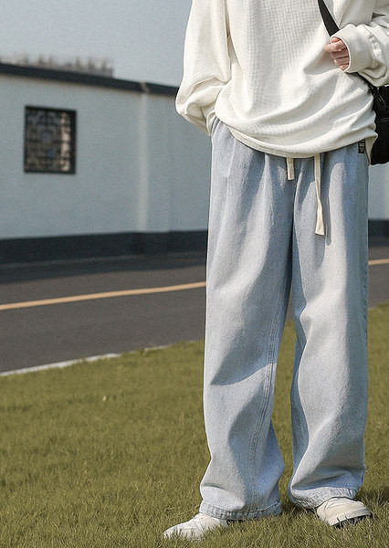 Ανδρικό τζιν με κορδόνια και λογότυπο