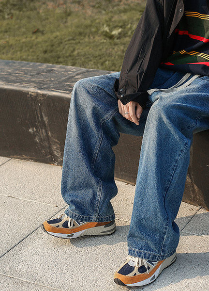 Ανδρικό τζιν με κορδόνια και λογότυπο