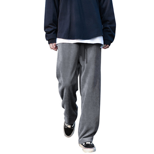 Dviejų spalvų vyriškų džinsų švarus modelis