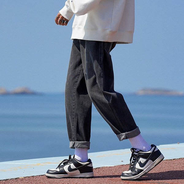 Kelių spalvų vyriški laisvi džinsai su kišene