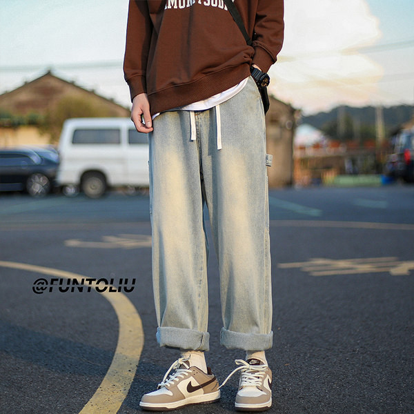 Ανδρικό τζιν με τσέπη και γραβάτες