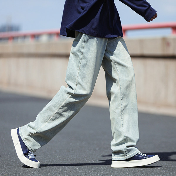 Férfi farmer letisztult design