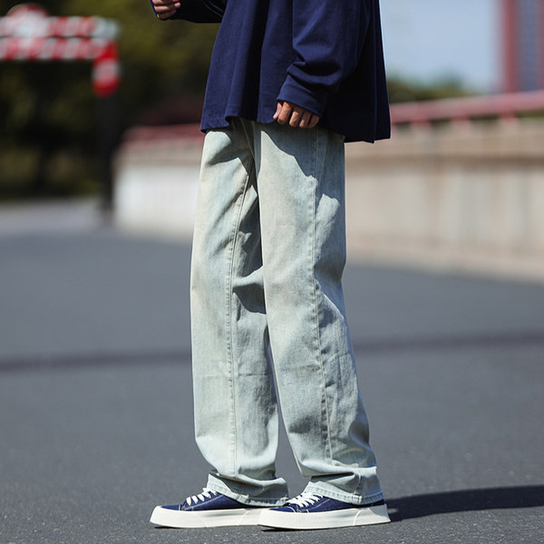 Férfi farmer letisztult design