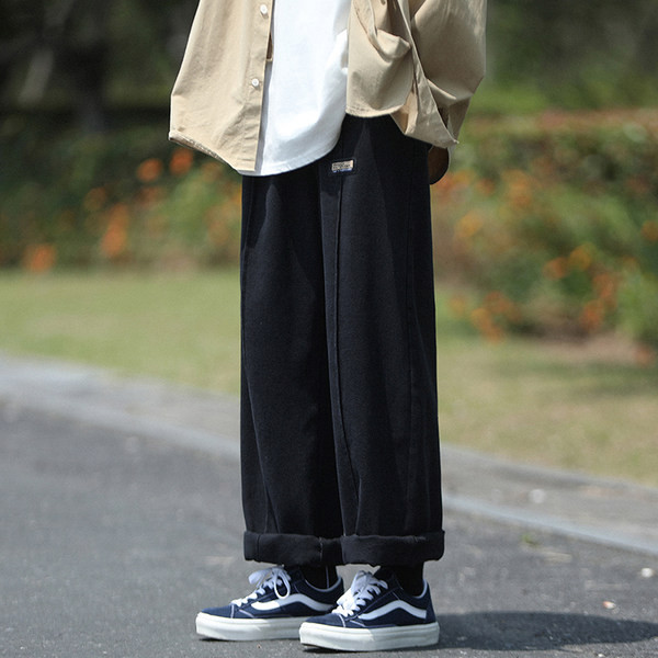 Zsebes férfi széles modell farmernadrág