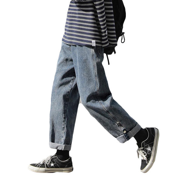 Moodsad meeste teksad üleskeeratud sääre ja nööbkinnitusega