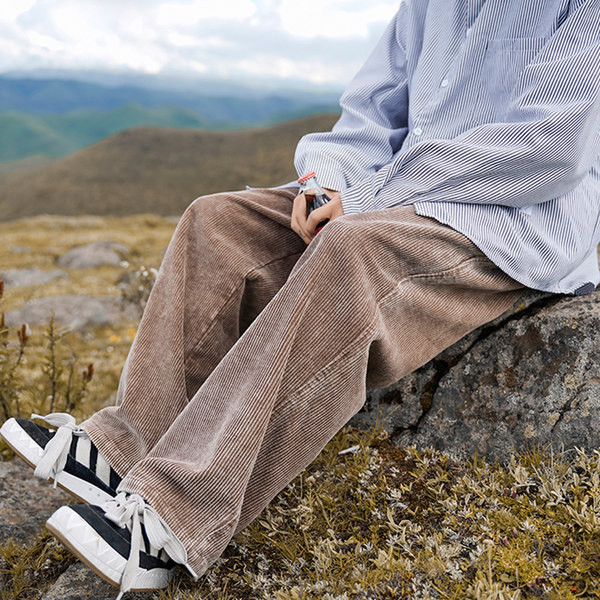 Trijų spalvų vyriški džinsai su kišene