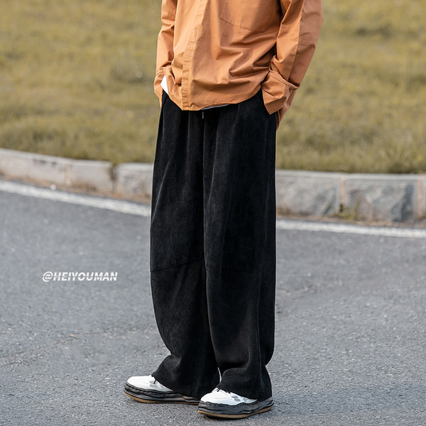 Paprastos vyriškos kelnės su kišenėmis