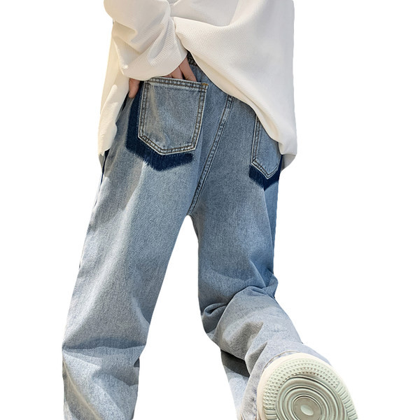 Μοντέρνο ανδρικό τζιν με τσέπη και στρίφωμα