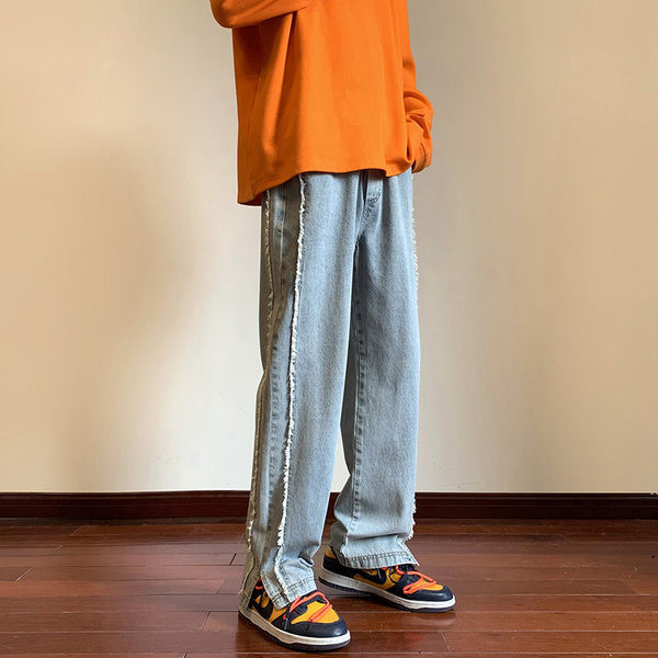 Vyriški džinsai su skeltuku ir kišenėmis