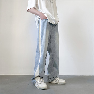 Paprasti vyriški džinsai su raštu ir plačiomis kojomis