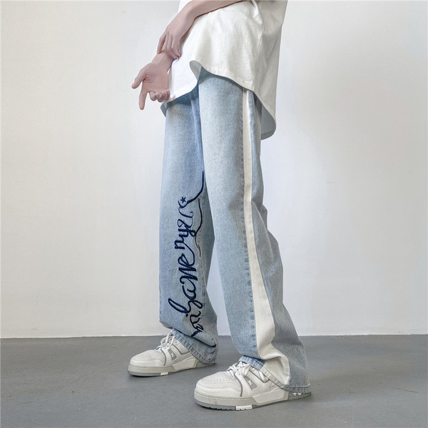 Paprasti vyriški džinsai su raštu ir plačiomis kojomis
