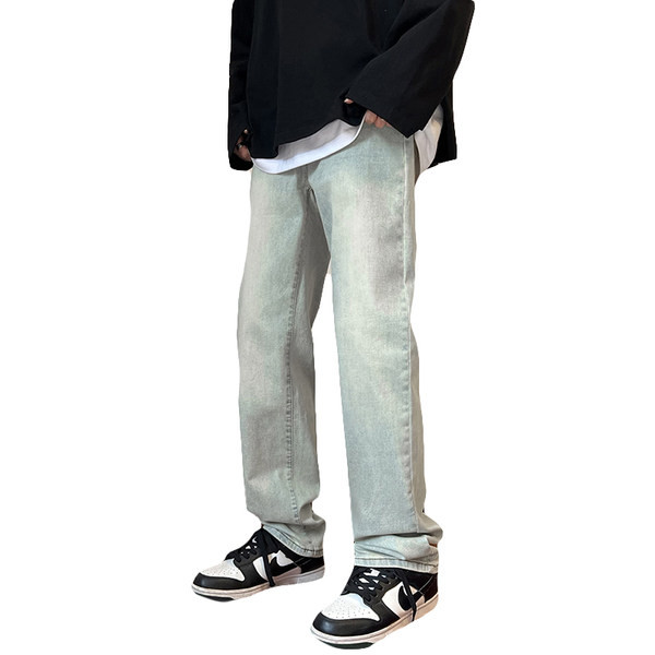 Férfi farmer tiszta modell, zsebbel a mindennapi élethez