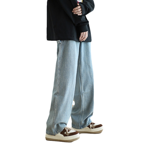 Trijų spalvų vyriškų džinsų švarus modelis