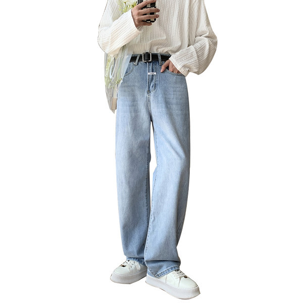 Plataus modelio vyriški džinsai su dirželiu