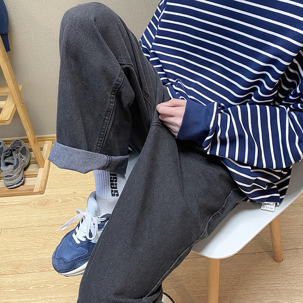 Ανδρικό τζιν φαρδύ μοντέλο