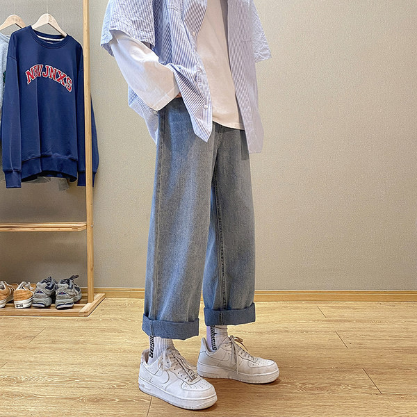 Ανδρικό τζιν φαρδύ μοντέλο