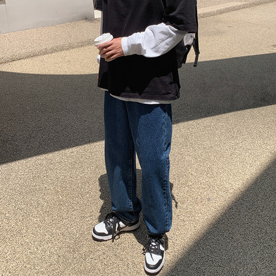 Zsebes férfi farmer három világban