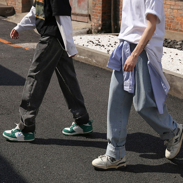 Zsebes férfi farmer három világban