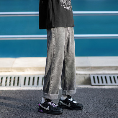 Tiszta férfi farmer modell, két színben