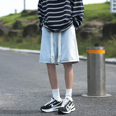 Meeste teksad mitmes värvitoonis lai mudel