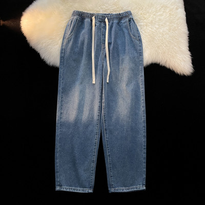 Heledat ja tumedat värvi meeste teksad taskutega