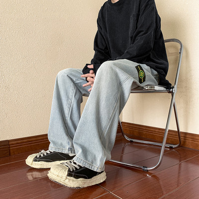 Ανδρικό τζιν φαρδύ μοντέλο με λογότυπο και τσέπη