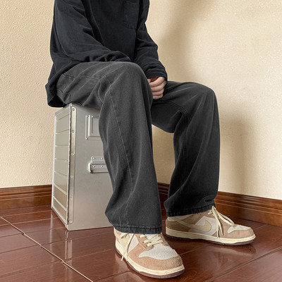 Férfi farmer letisztult design zsebekkel