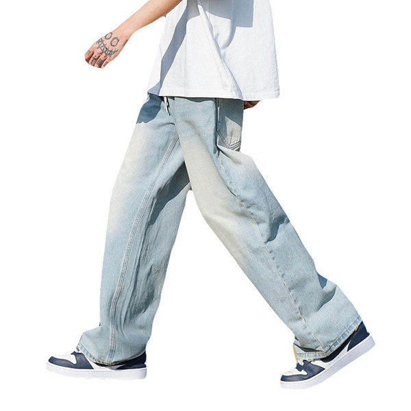 Vyriškų džinsų modelis su kišenėmis ir raišteliais