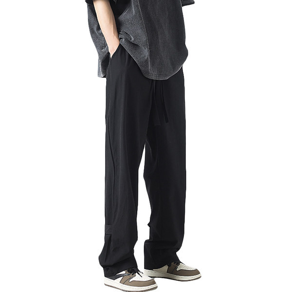 Férfi farmer zsebbel és nyakkendővel