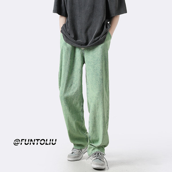 Įvairių spalvų vyriški džinsai su kišenėmis